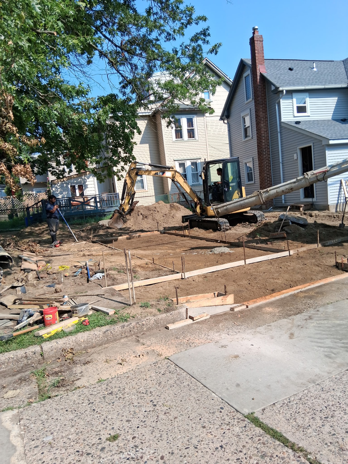 Chapel Ave Concrete Driveway — image 3